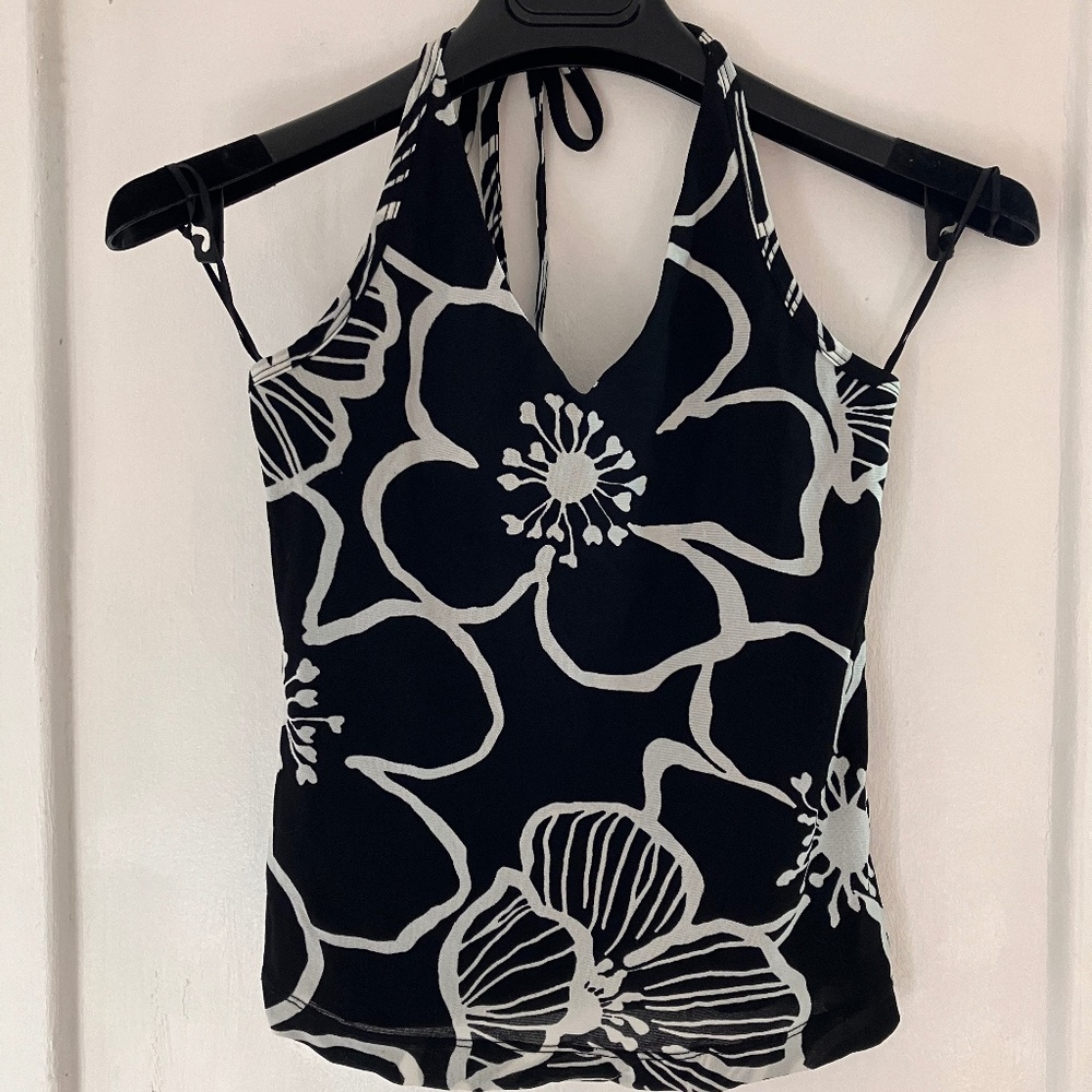GUESS BLACK &WHITE FLORAL HALTER - Picture 14 of 14
